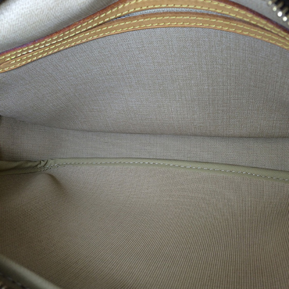 Louis Vuitton Monogram Reporter PM Shoulder Bag - Picture 6 of 7